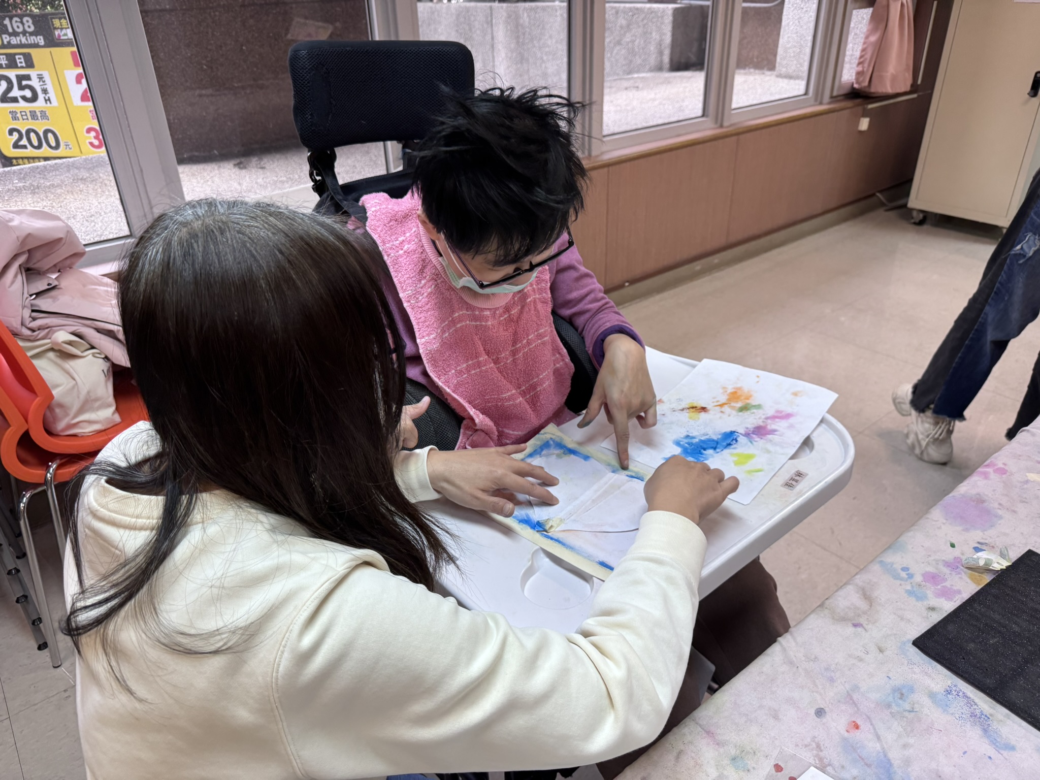 6月藝起來藝術志工(大龍養護中心) 的第二張解說圖