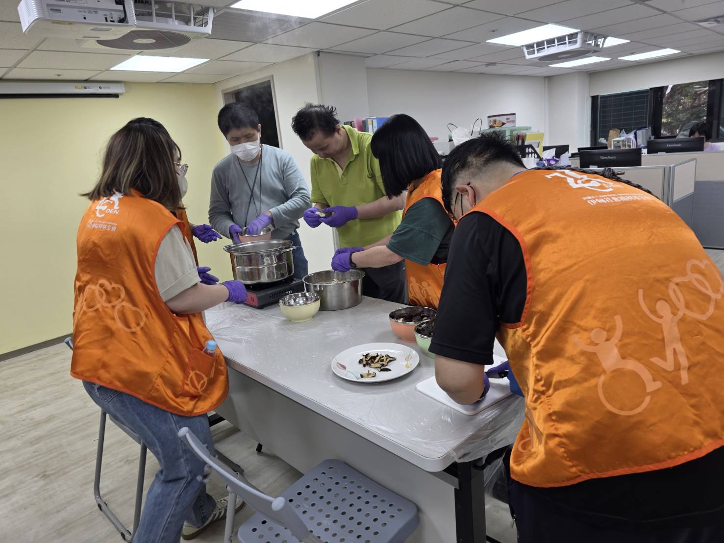 臺北市【09/11/上午至下午/協助視障者】共餐活動支援志工 的主要圖片