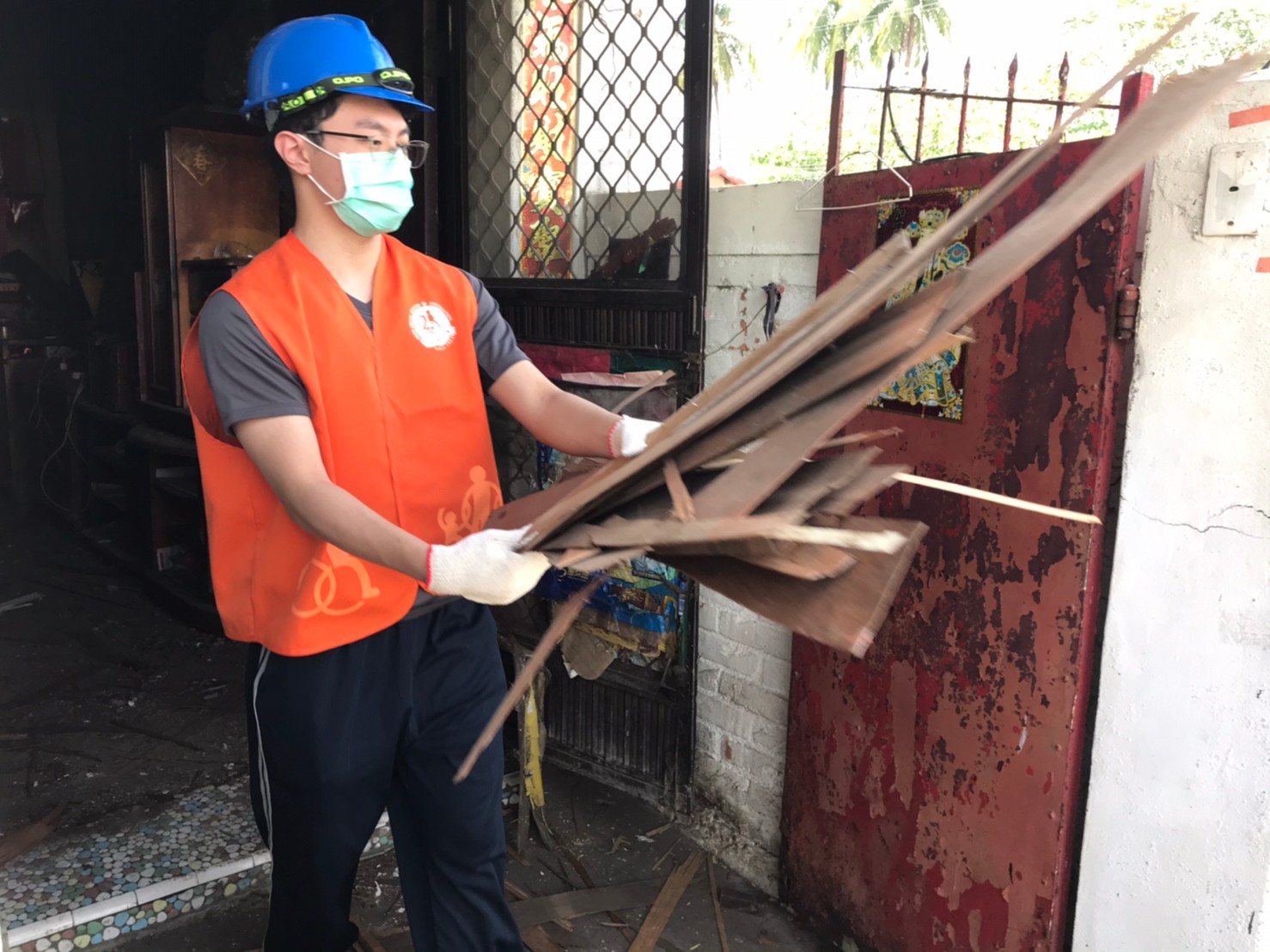 【平日、周六】9/7、8、9 油漆粉刷志工招募(新竹縣芎林鄉)-無障礙住宅發展中心 的3張圖片組